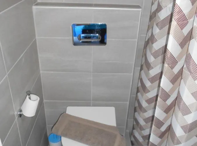 The Three Anchors Hotel