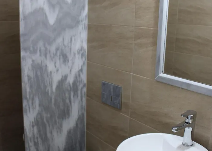 The Three Anchors Hotel Emporio (Santorini)