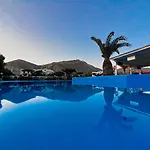 The Three Anchors Emporio (Santorini)