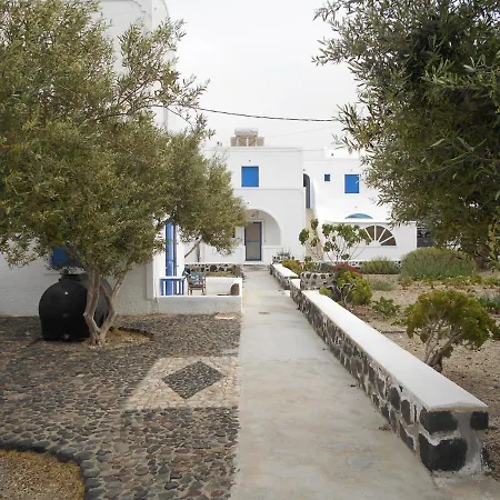 The Three Anchors Emporio (Santorini)