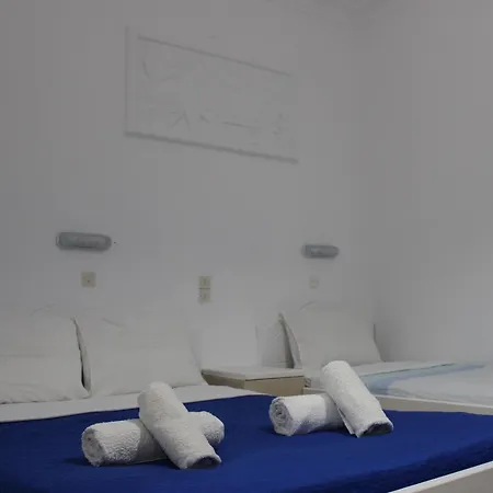 The Three Anchors Hotell Emporio (Santorini)