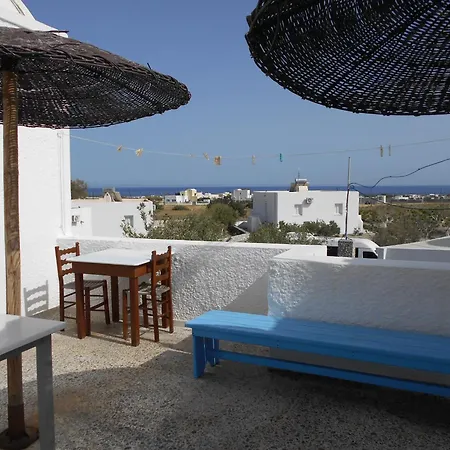 The Three Anchors Emporio (Santorini)