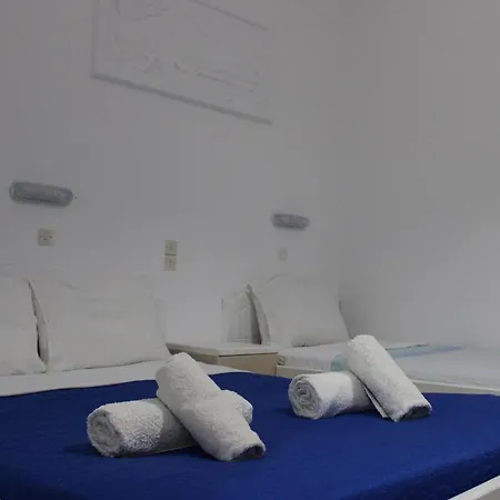 The Three Anchors Emporio (Santorini)