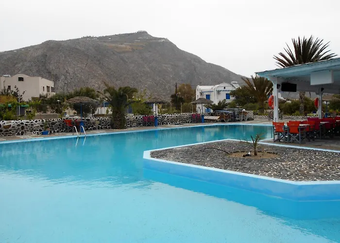 The Three Anchors * Emporio (Santorini)