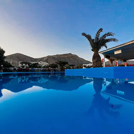 The Three Anchors Εμπορειό