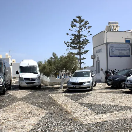 The Three Anchors Εμπορειό