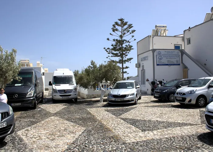 The Three Anchors Emporio (Santorini)